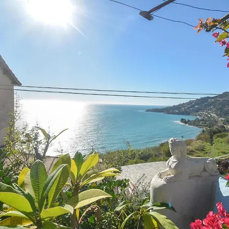 2 Bedroom Beautiful In Apartament Ventimiglia